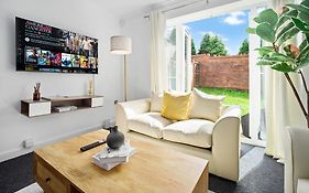 2 Bedroom House - Garden & Parking 2Gm - Wifi
